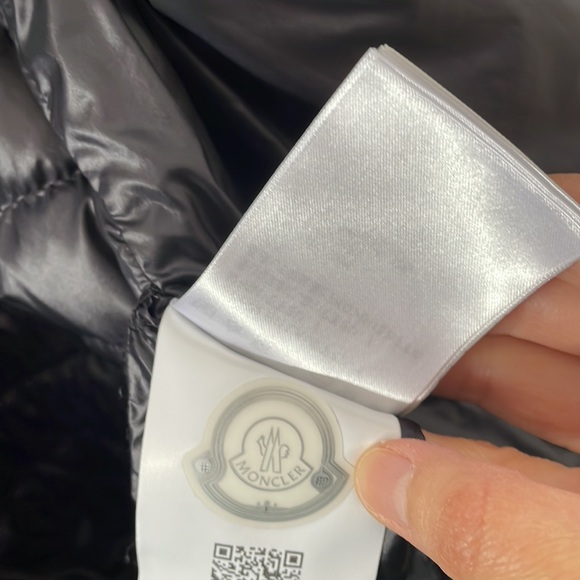 Moncler Basane Quilted Down Jacket - Picture 6 of 10